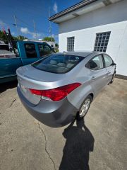 2013 Hyundai Elantra GLS - Exterior Rear Right Corner Image